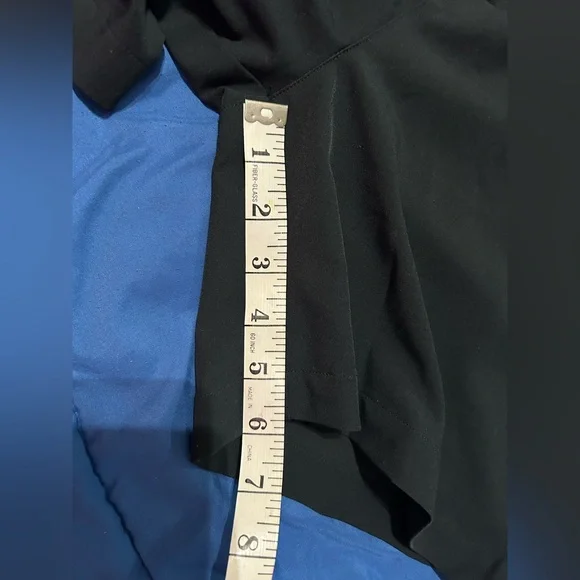 Women’s Underarmour Classic Black Golf Shorts Size Medium Navy Blue stripe - Picture 4 of 5